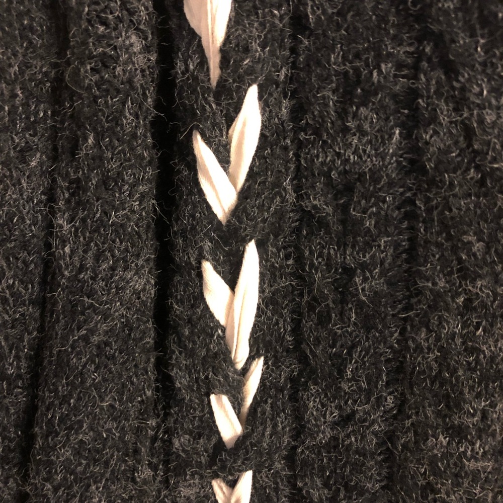 Lizard Thicket Sweater. Size Small. - image 2